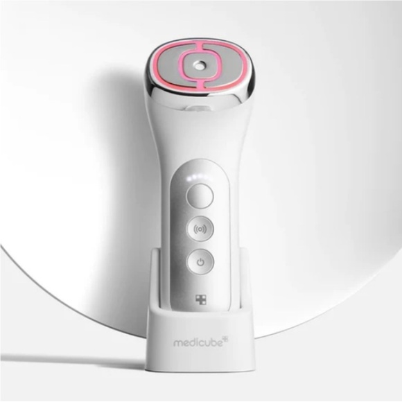 medicube AGE-R USSERA DEEP SHOT (美顔器) AGE-R Ussera Deep Shot Device · Medicube | MiiN Cosmetics Spain